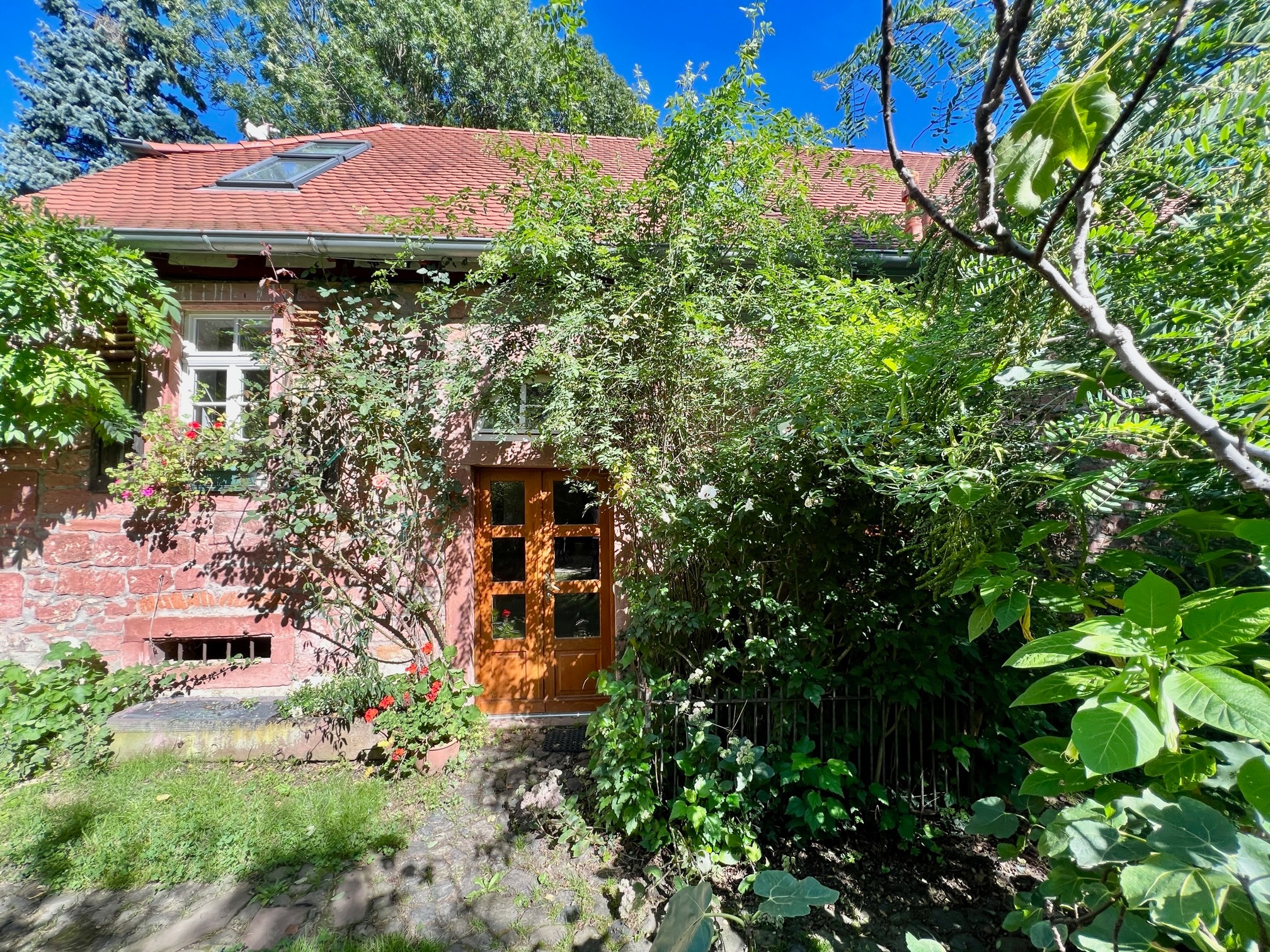 Historisches Kutscherhaus - Wohnatelier für Singles und Pärchen mit besonderem Flair! bei Degenhardt Immobilien