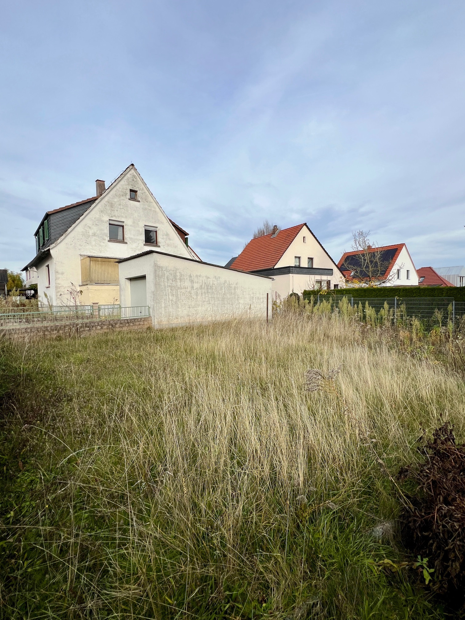 Charmantes Wohnhaus aus dem 50 ern mit großem Garten bei Degenhardt Immobilien