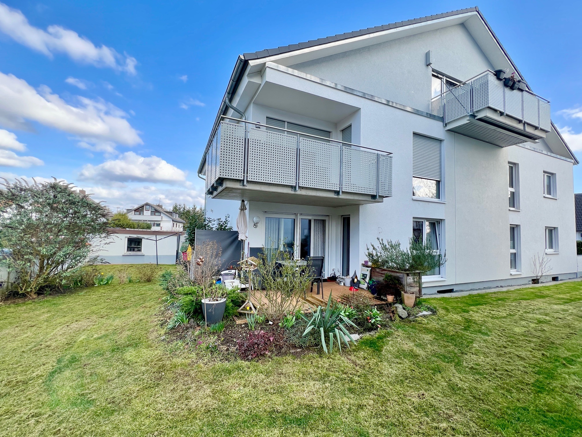 Komfortable, energieeffiziente Erdgeschosswohnung mit barrierefreiem Zugang,  Einbauküche! bei Degenhardt Immobilien